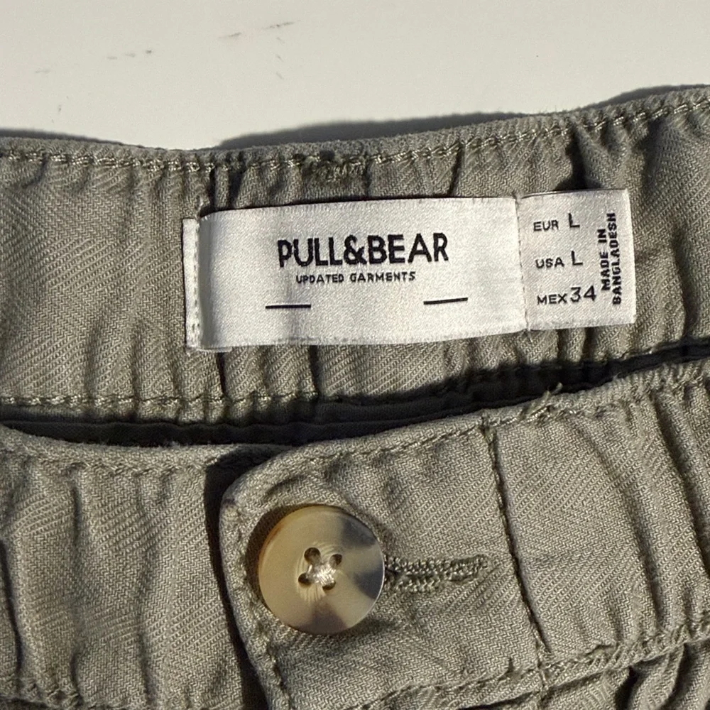 Pull & Bear Men's Khaki Linen Chinos in Size Large